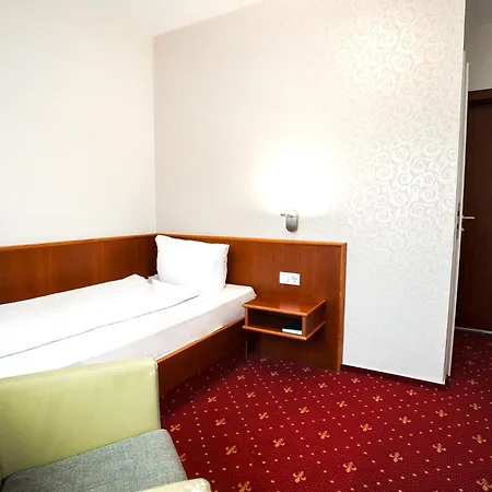 Отель Trip Parkhotel 3*