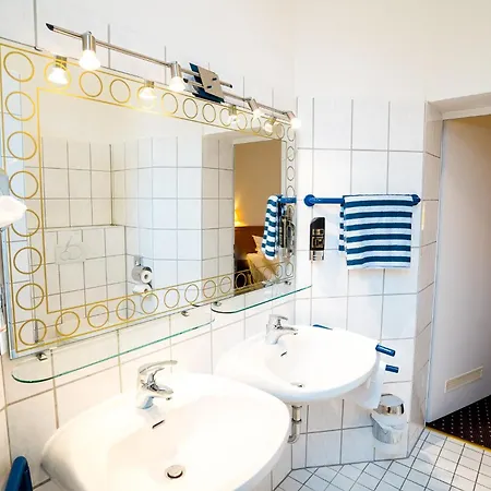 Отель Trip Parkhotel 3*